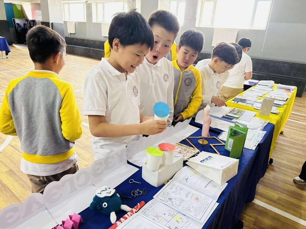 🟡 Зуны амралтын бүтээлч даалгаврын үзэсгэлэн 🟡